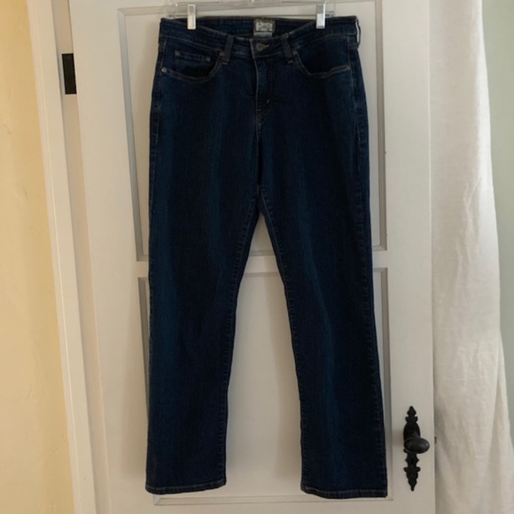 LEVI"S Perfectly Shaping Straight 512 Jeans - Picture 2 of 6